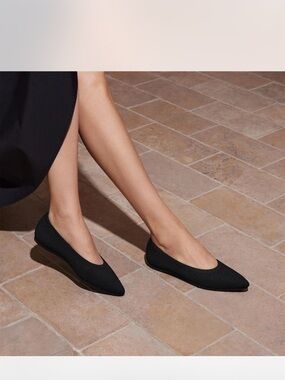 NWOB  Vivaia Aria  Size EU 41.5 US 10 Black Pointed Toe Ballet Flats Shoes